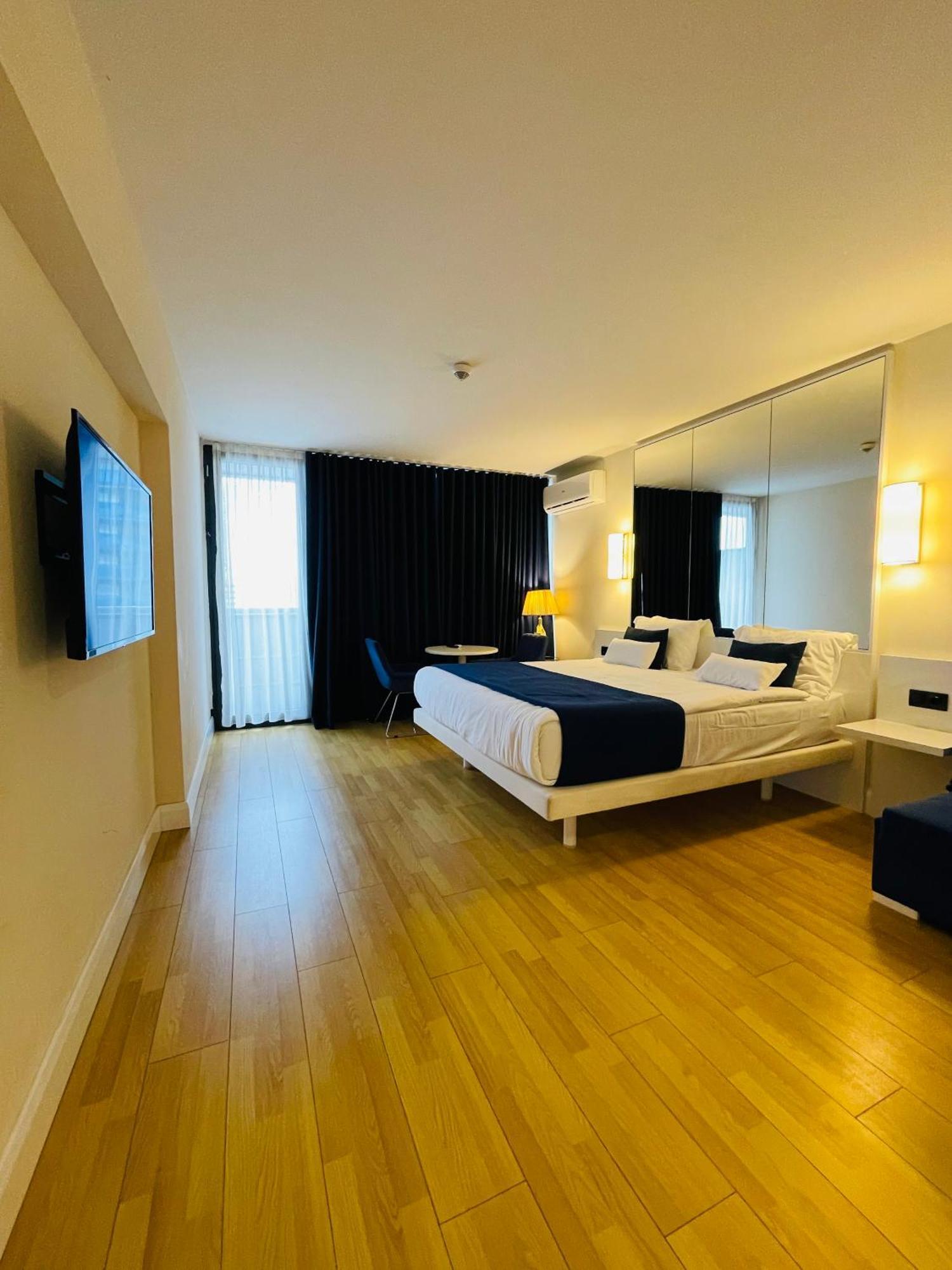 Batumi Floor40 Hotel Exterior foto